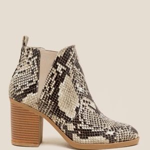 MIA Julissa Snake Skin Ankle Boot size 8.5